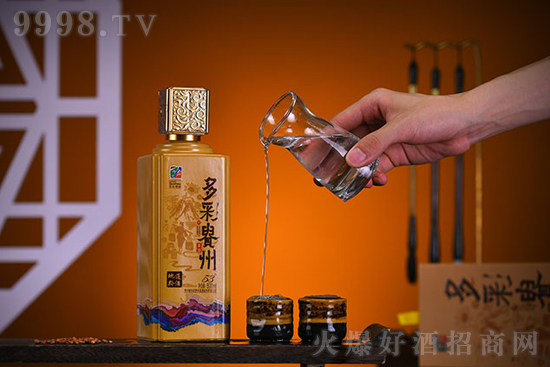 “金九銀十”禮遇中秋,經(jīng)銷商賺錢黃金時(shí)期,就選多彩貴州美酒! “金九銀十”禮遇中秋,經(jīng)銷商賺錢黃金時(shí)期,就選多彩貴州美酒!