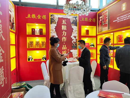 ZסϵУ׾Ј(chng)һĮa(chn)Ʒ